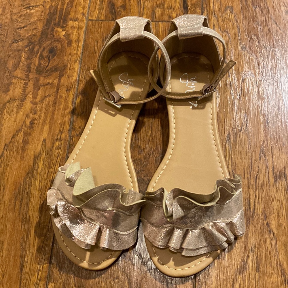 Y•not? Sandals with ruffle strap. Rose gold color. 5.5.